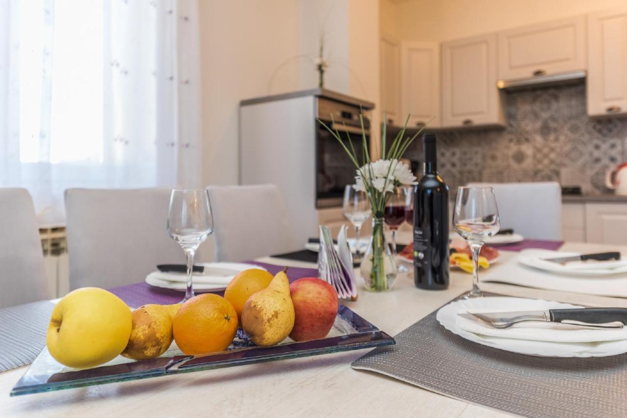 Holiday Home Tower With Private Pool, Sauna And Quads Smilcic ภายนอก รูปภาพ