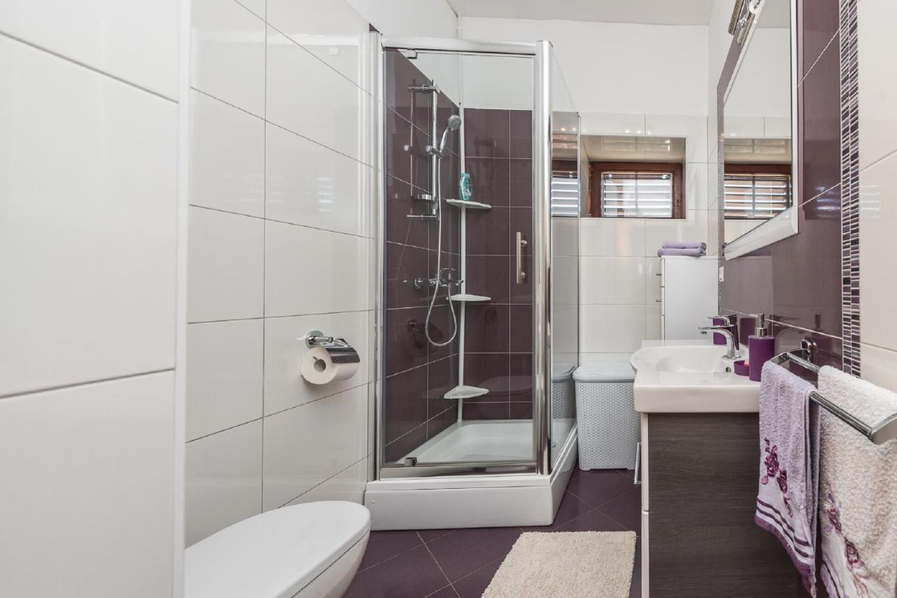 Holiday Home Tower With Private Pool, Sauna And Quads Smilcic ภายนอก รูปภาพ