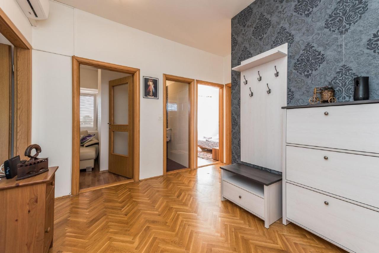 Holiday Home Tower With Private Pool, Sauna And Quads Smilcic ภายนอก รูปภาพ