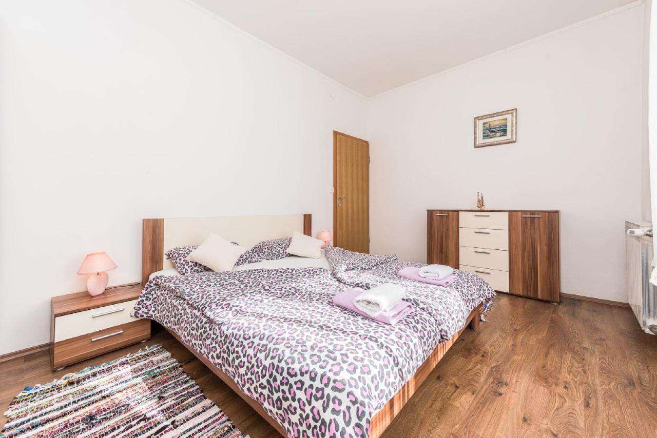 Holiday Home Tower With Private Pool, Sauna And Quads Smilcic ภายนอก รูปภาพ