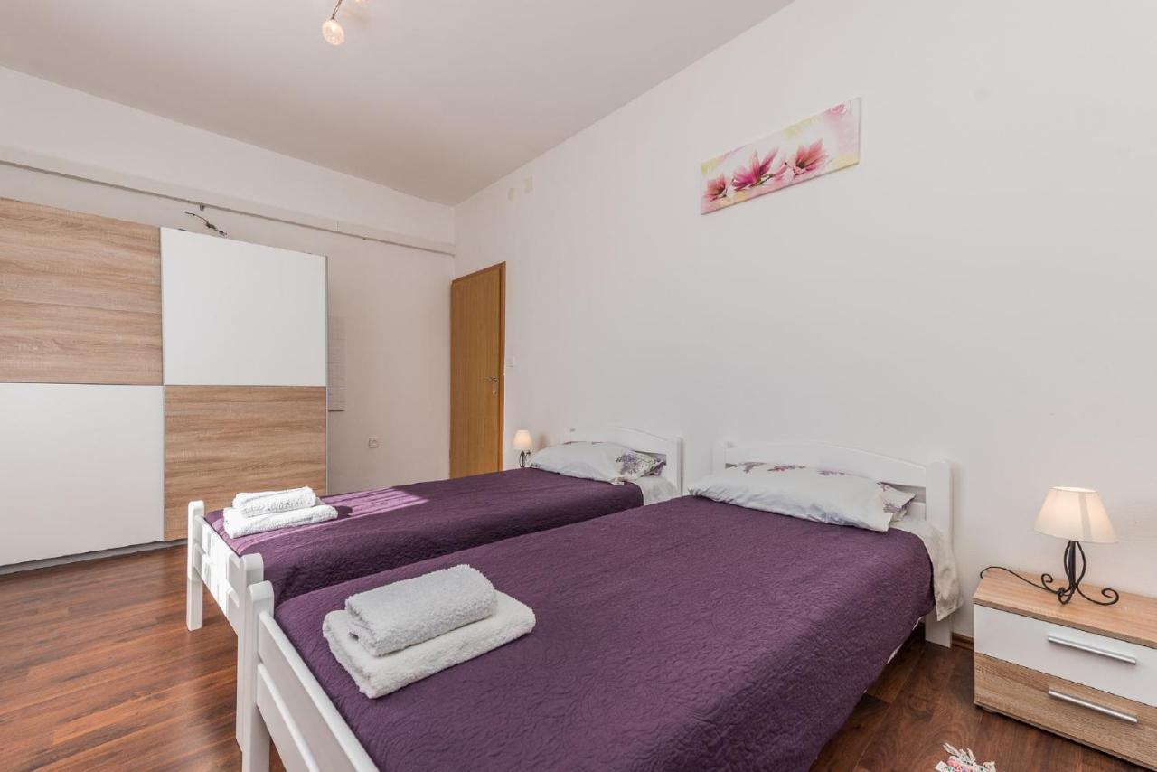 Holiday Home Tower With Private Pool, Sauna And Quads Smilcic ภายนอก รูปภาพ