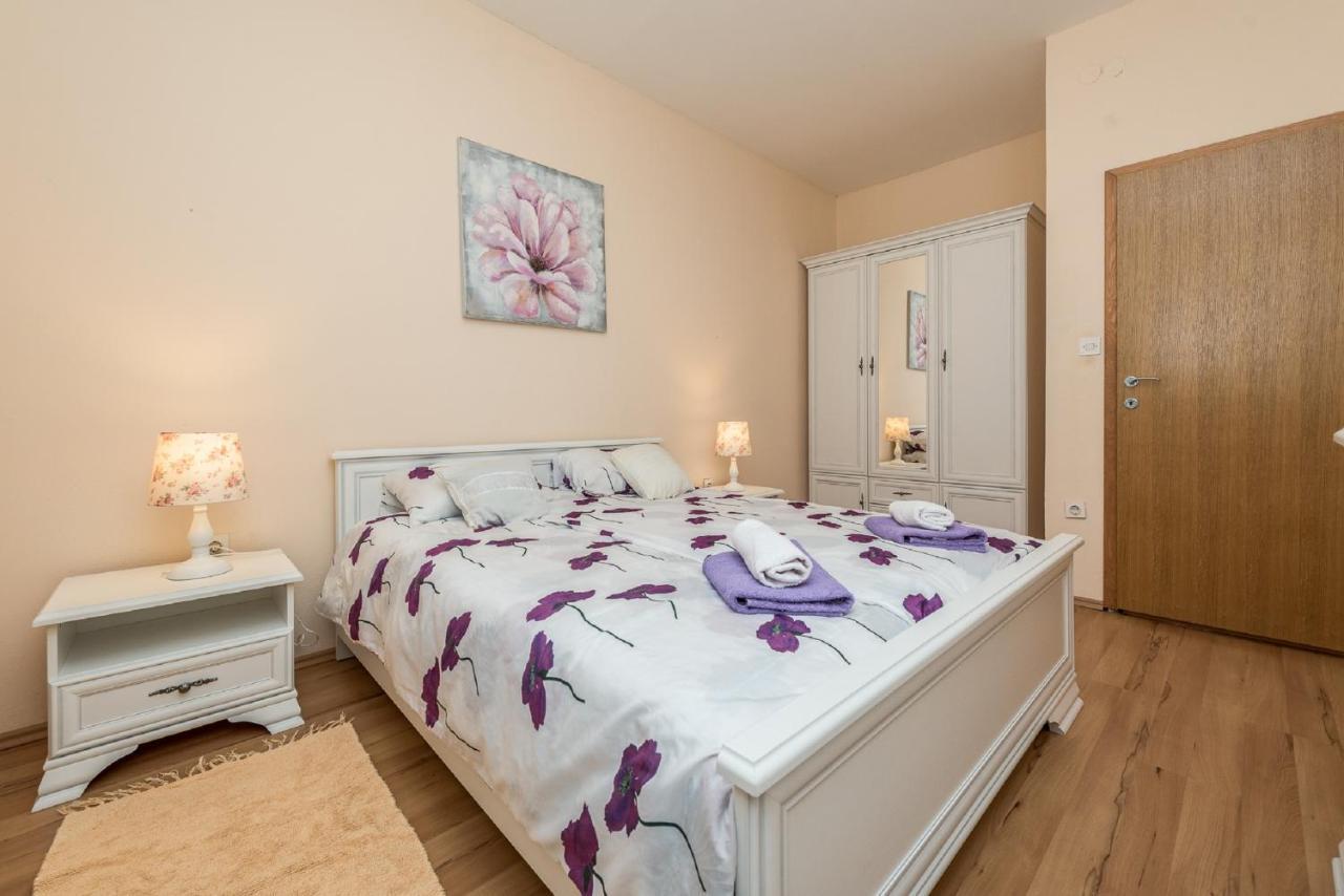 Holiday Home Tower With Private Pool, Sauna And Quads Smilcic ภายนอก รูปภาพ