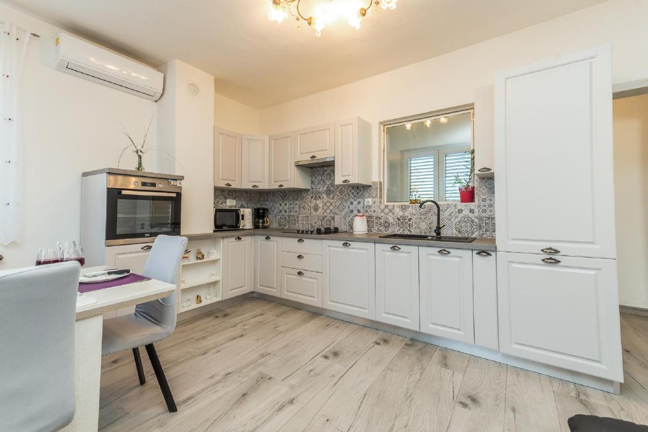 Holiday Home Tower With Private Pool, Sauna And Quads Smilcic ภายนอก รูปภาพ