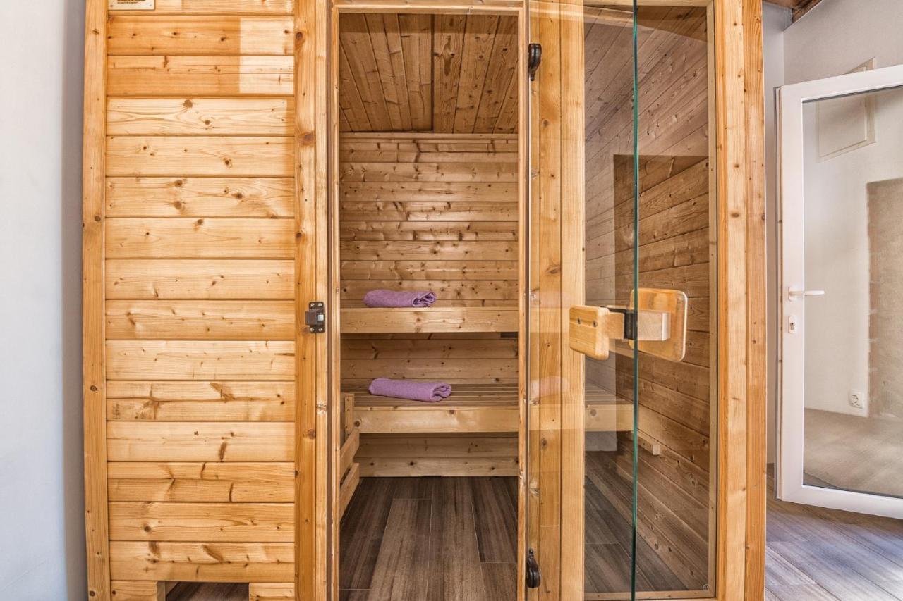 Holiday Home Tower With Private Pool, Sauna And Quads Smilcic ภายนอก รูปภาพ